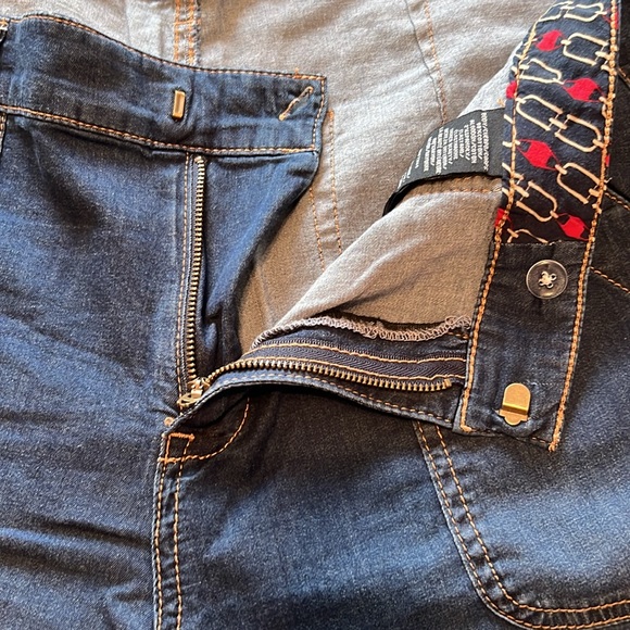 Stylish Blue Denim Jeans - Picture 5 of 6